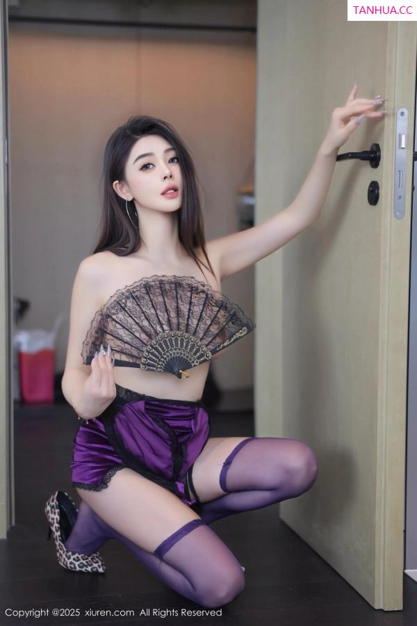   [XiuRen]高清写真图 2025.05.16 No.10289 Candy糖糖 紫色连衣短第30张图片